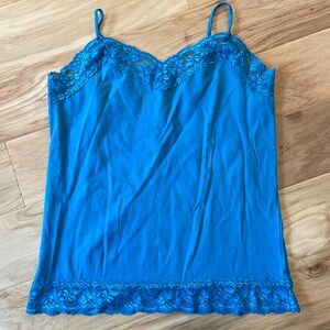 Van Heusen Lace Trimmed Tank Top. Large.